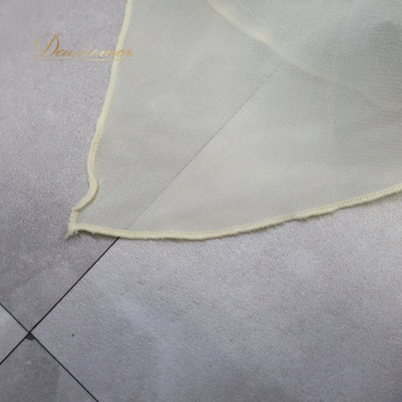 社交ダンス 衣装 スカート ホワイト系 Chacott チャコット 日本製 白 無地 シンプル 練習 レッスン 透け感 上品 かわいい ダンス衣装 イベント ステージ パーティー スリット 軽やか グレイ系