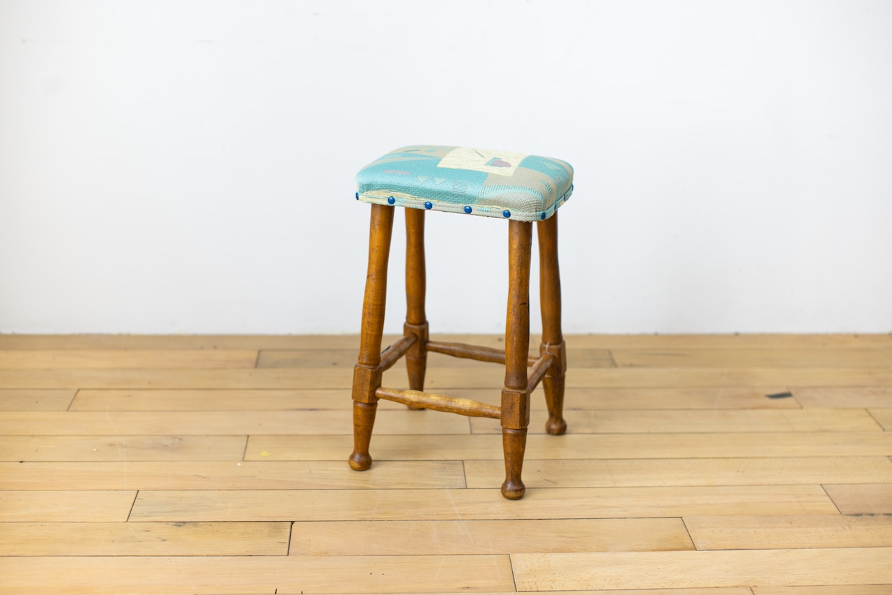 GOOD LUCK CHAIR 002