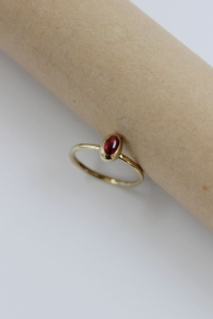 stone ring / garnet