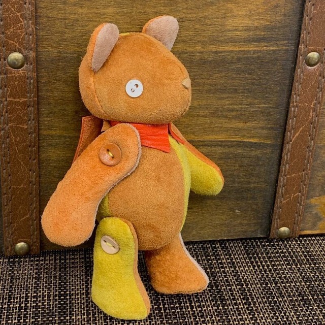 ピッグスウェードのベルベア★マイスターの手作り「ベルズベア」カラフル黄色系　写真の1点販売です