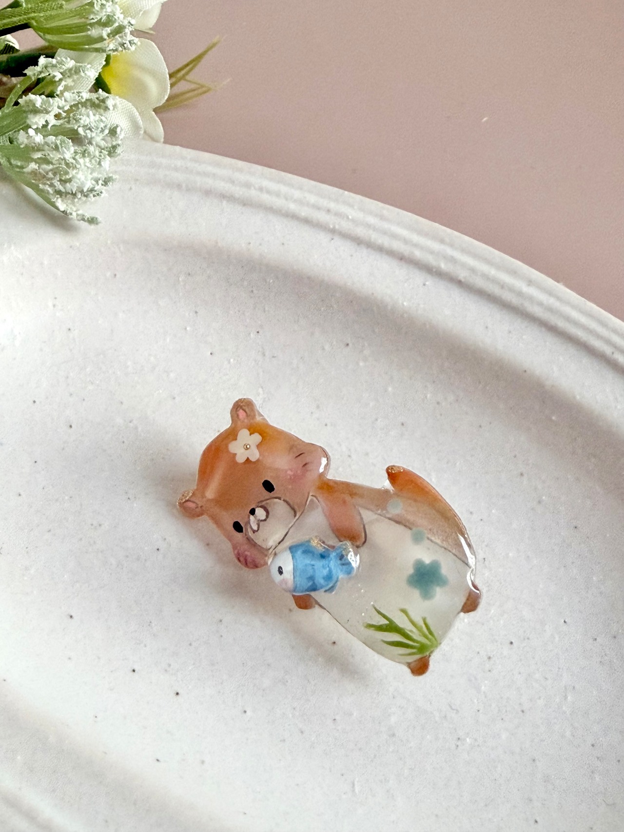 ブローチ『カワウソくんと魚さん』