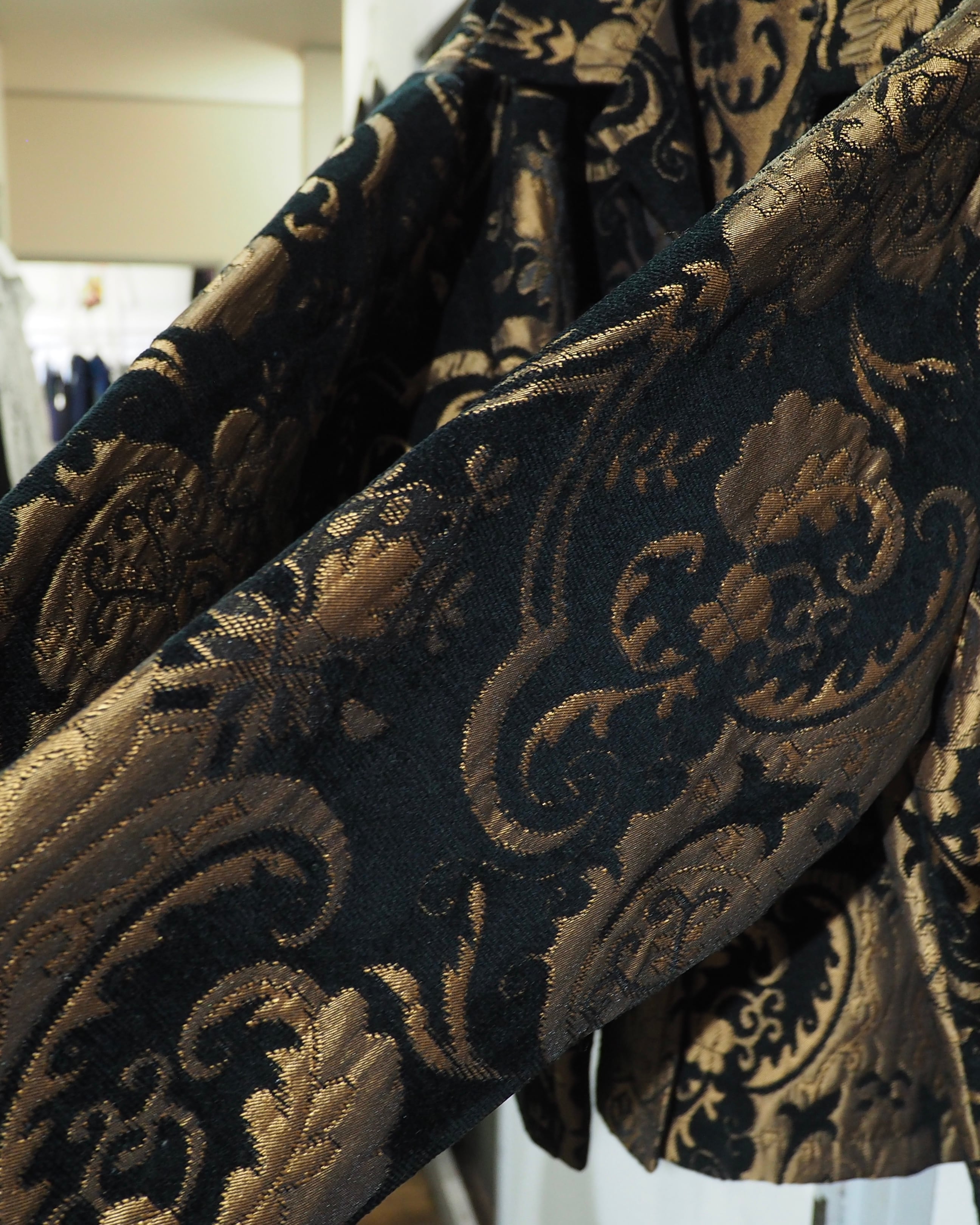 " Made in USA " Beautiful Luxury Baroque Pattern Vintage Gobelin Jacket
