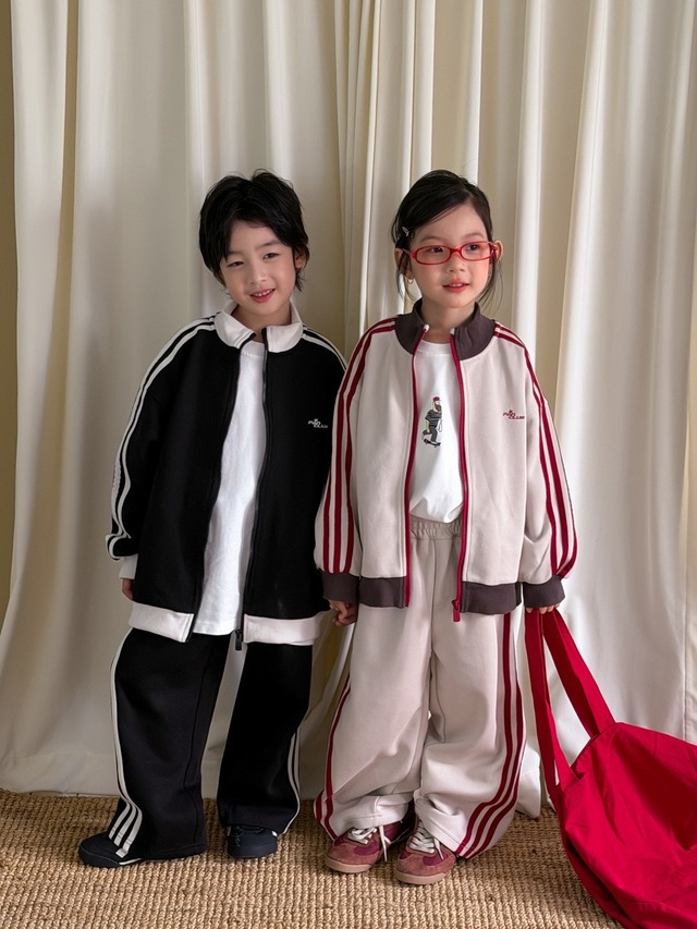ラインセットアップ（2色展開）KMAI｜ボトムス ジャージ｜小学生 ジュニア対応｜通学 普段着｜韓国子供服｜男の子 女の子｜100-160cm｜2026秋服 ［取寄］