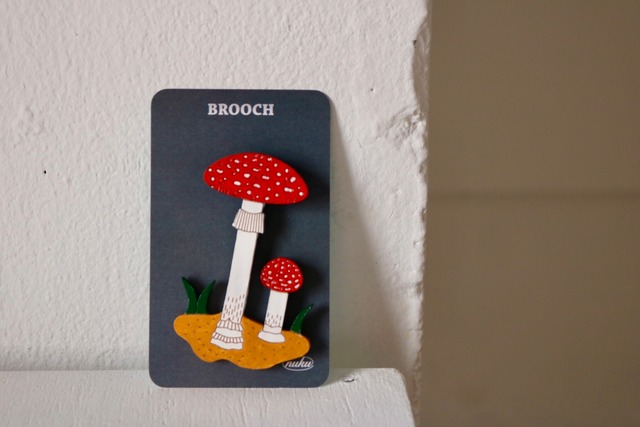 nukumaruさん／ブローチ「ベニテングダケ」