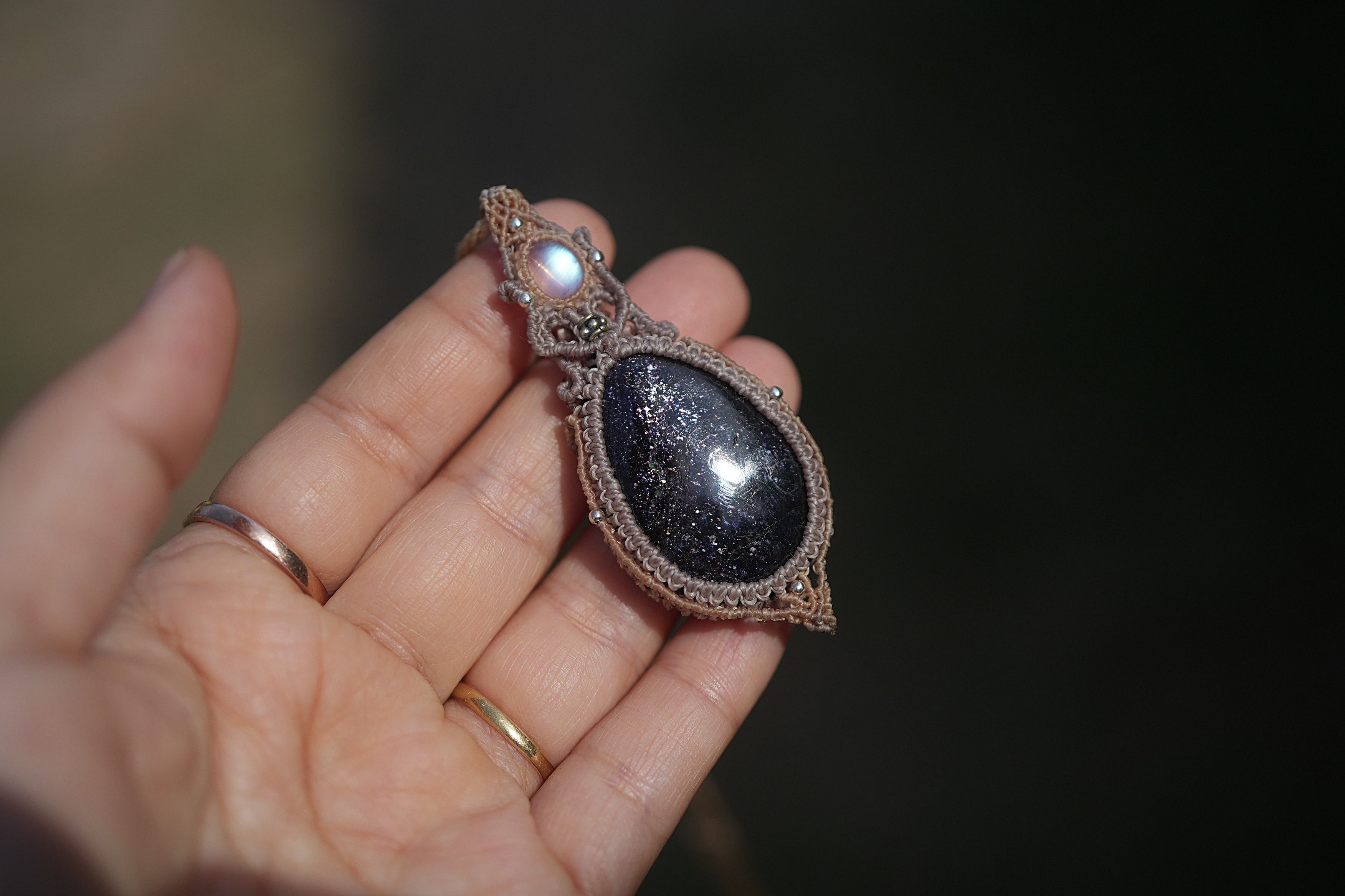 月と宇宙☆moonstone iolite sunstone マクラメネックレス1939 | Funky