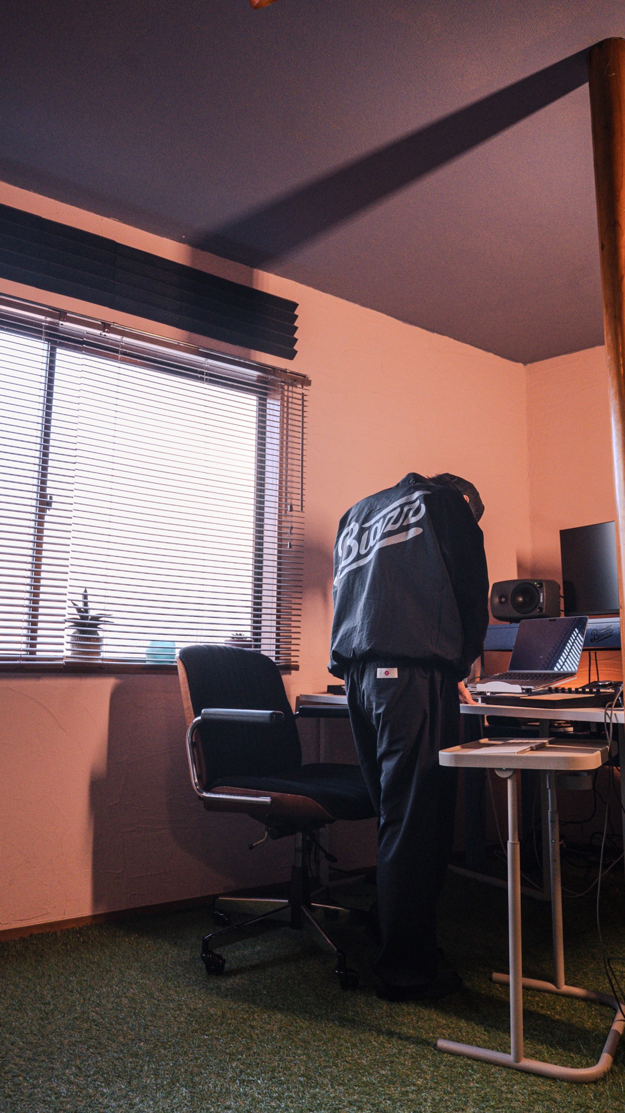 Logo Reflector Nylon Training Jacket [BLACK]