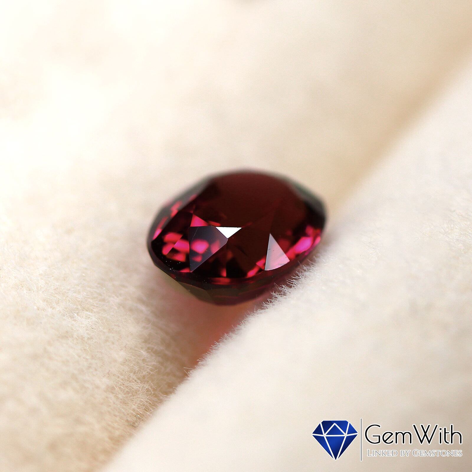 ロードライトガーネット1.66CT | GemWith