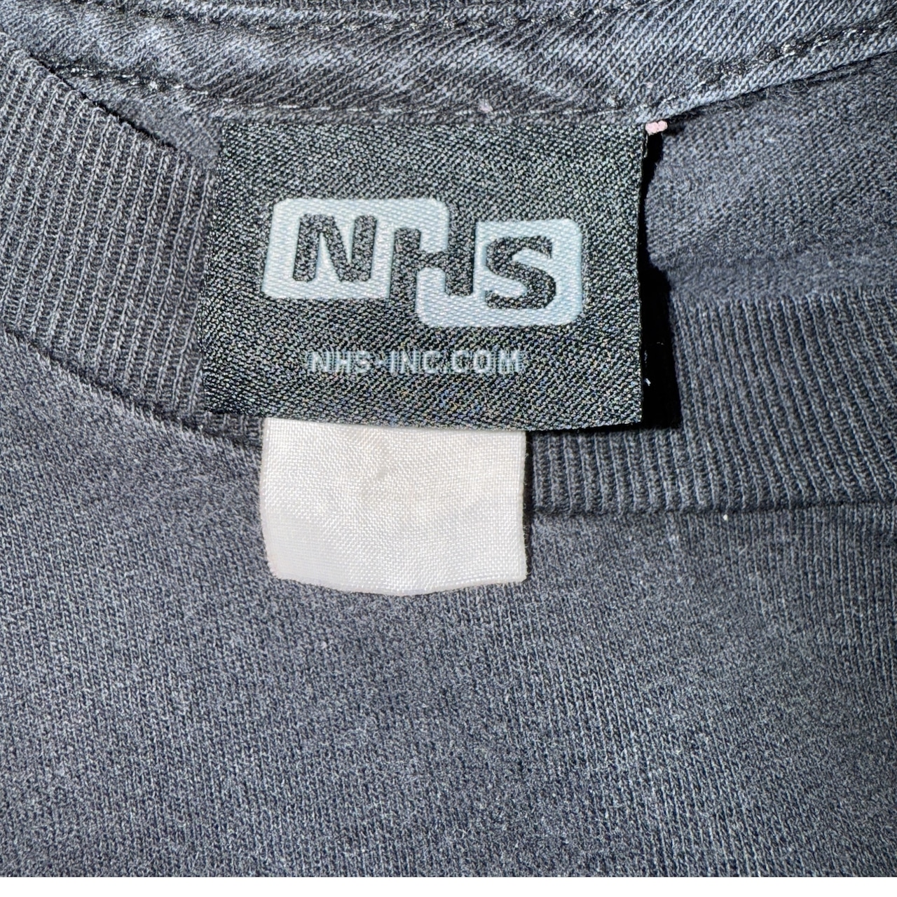 【INDEPENDENT】インディペンデント "Aces High" アイアンクロス フェードブラック Tシャツ