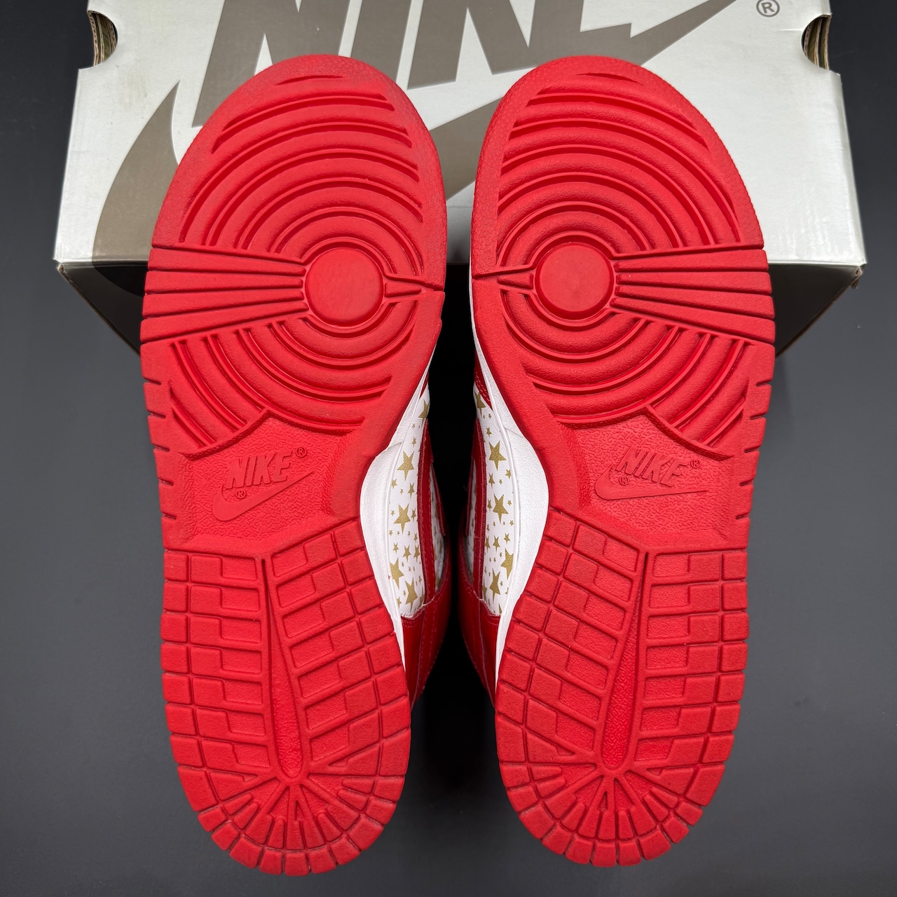 ×SUPREME SB DUNK HIGH RED STARS 307385-161
