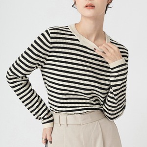 トップス カットソー 長袖カットソー プルオーバー ミディアム丈 袖あり 長袖 ラウンドネック 襟なし ワイド 大人可愛い きれいめ シンプル カジュアル 大人 上品 お洒落 大人女子 こなれ感 ラフ ガーリー 主役級 抜け感 ボーダー ストライプ柄 春 秋 冬 20代 30代 40代 ママ 通勤 学生 通学 デート お出かけ 女子会 休日 旅行 着回し 普段使い 重ね着 楽ちん 体系カバー 定番 トレンド 流行 インスタ映え S M L ゆったり アプリコット