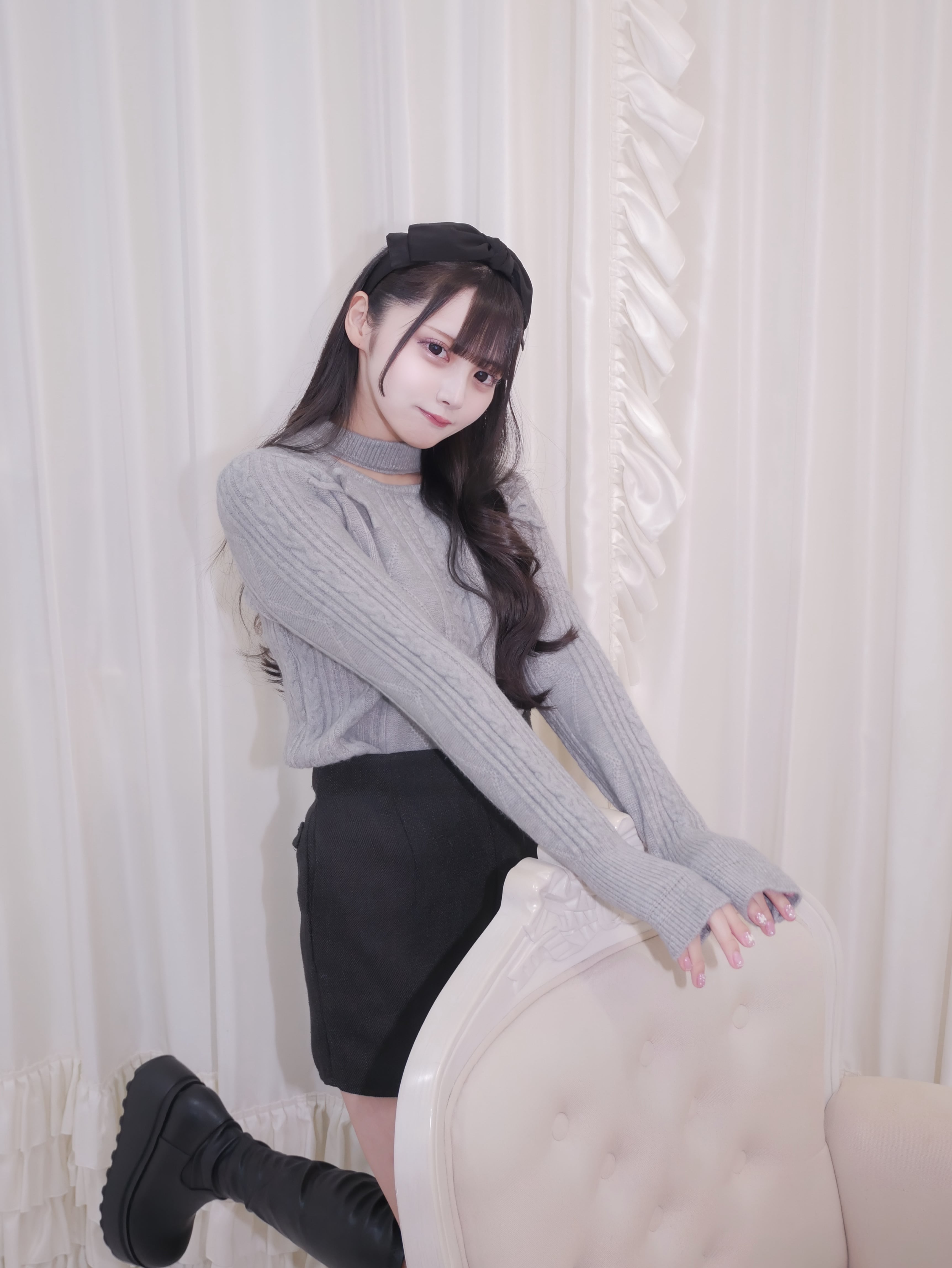 front cut ribbon knit