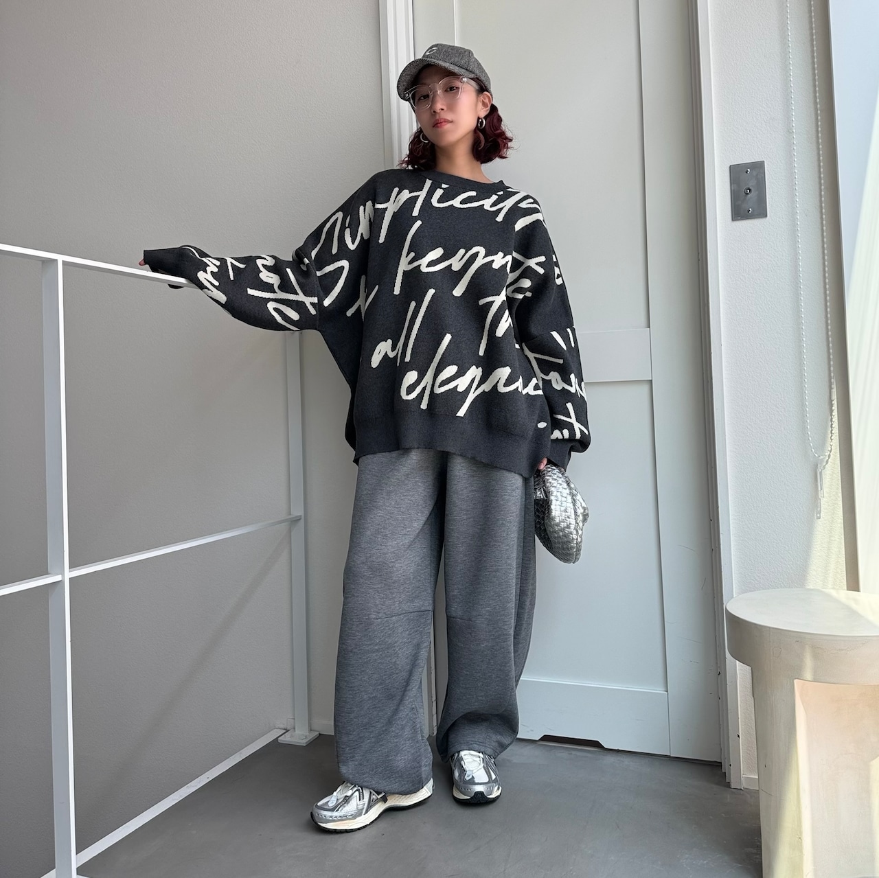 Typo pattern usefull knit/gray