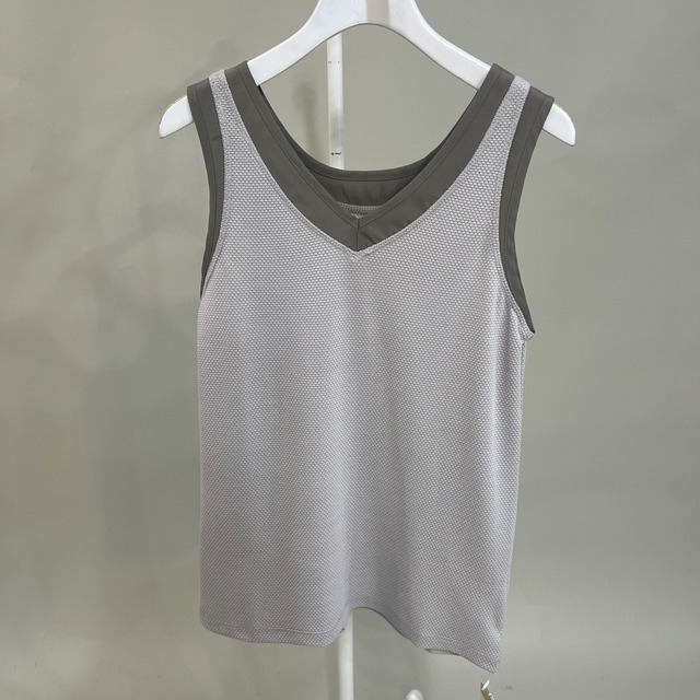 レイヤード風前後2wayタンクトップ　4500円