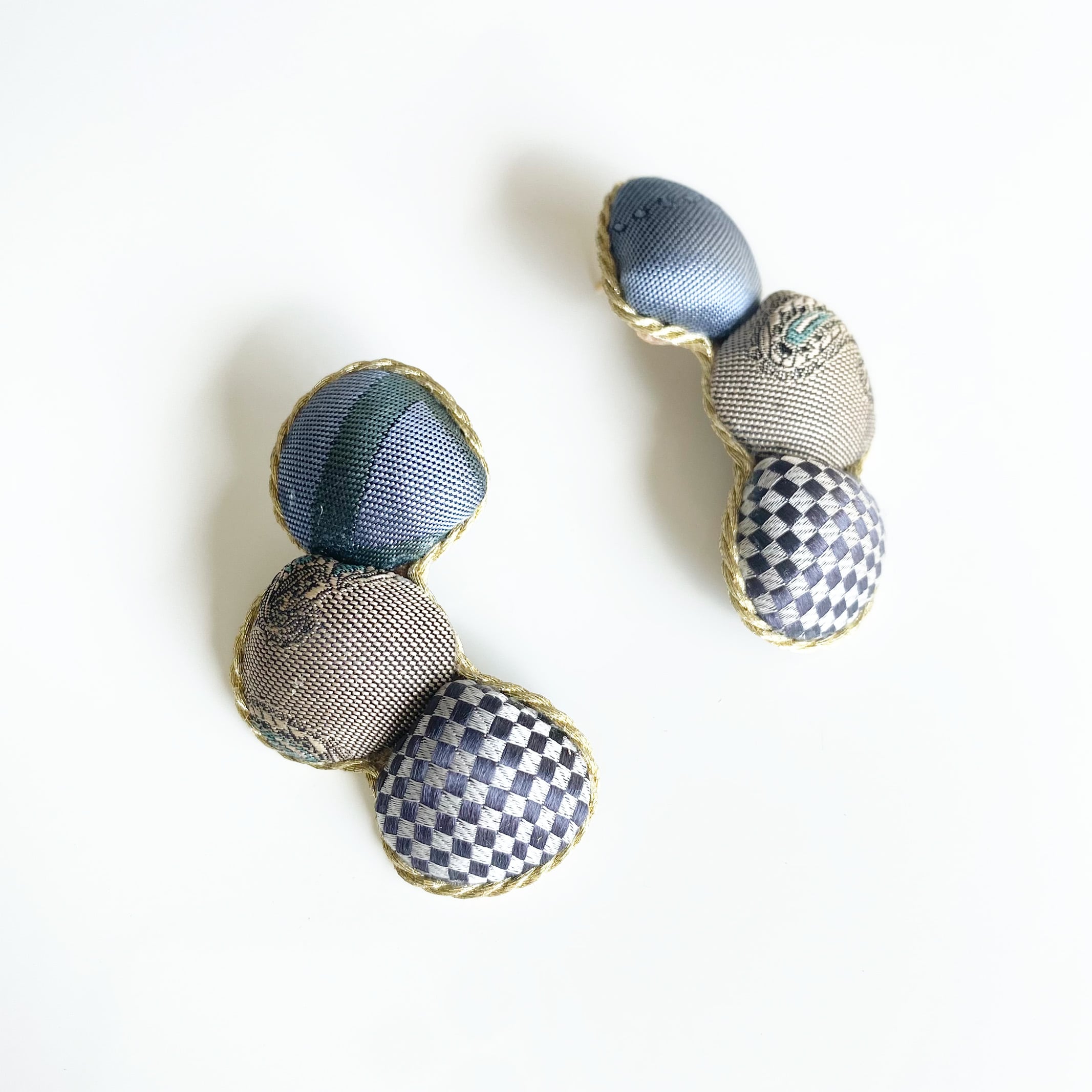 3連ピアス／博多織_3