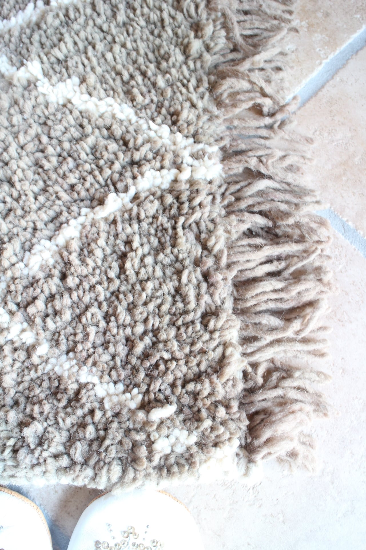 新品/グレージュ白ダイヤスモールベニワレン ＃126 | Riad Home