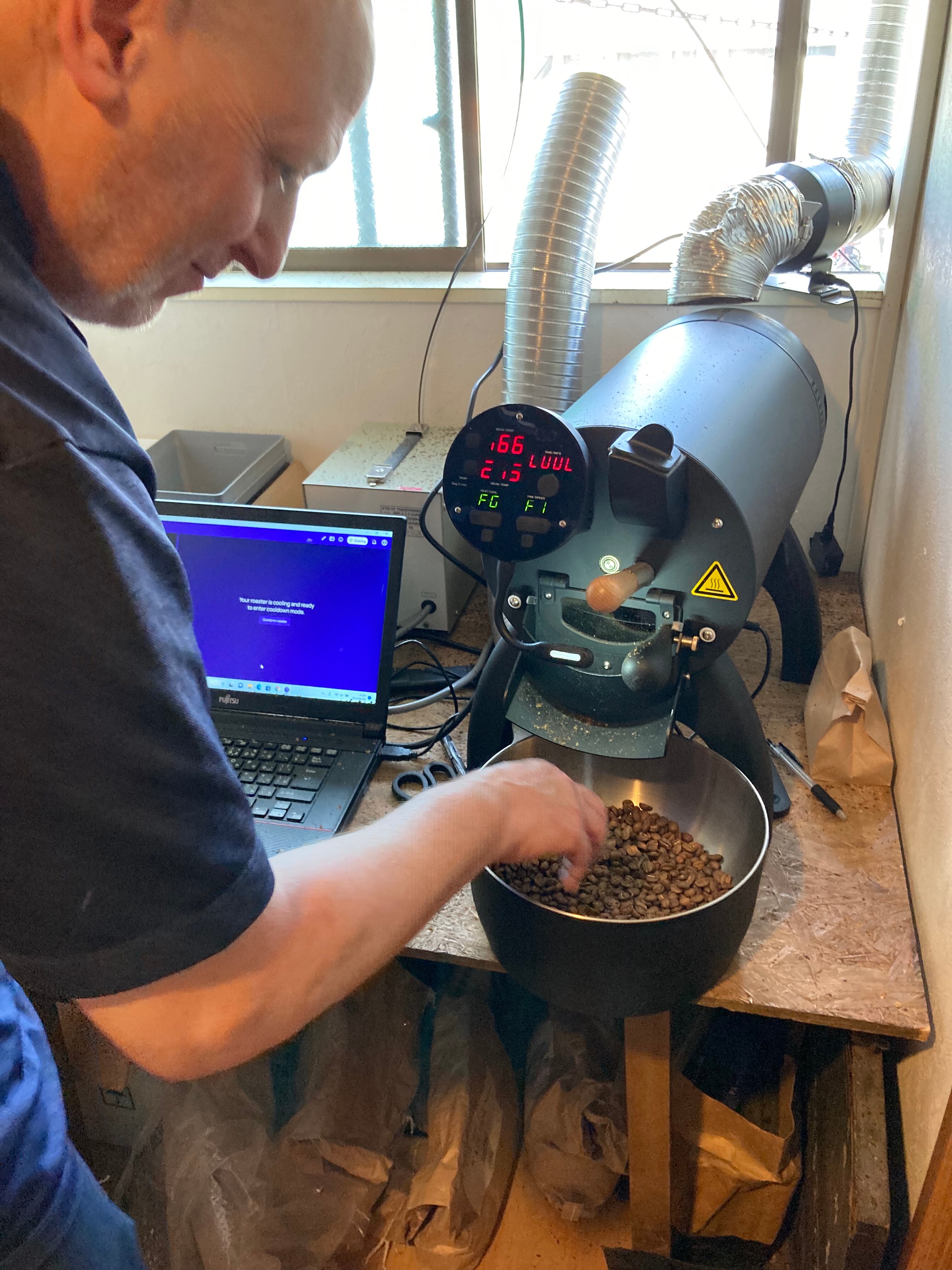 焙煎機 KURIHARA COFFEE ROASTERS】焙煎機を増設 - KURIHARA COFFEE ROASTERS