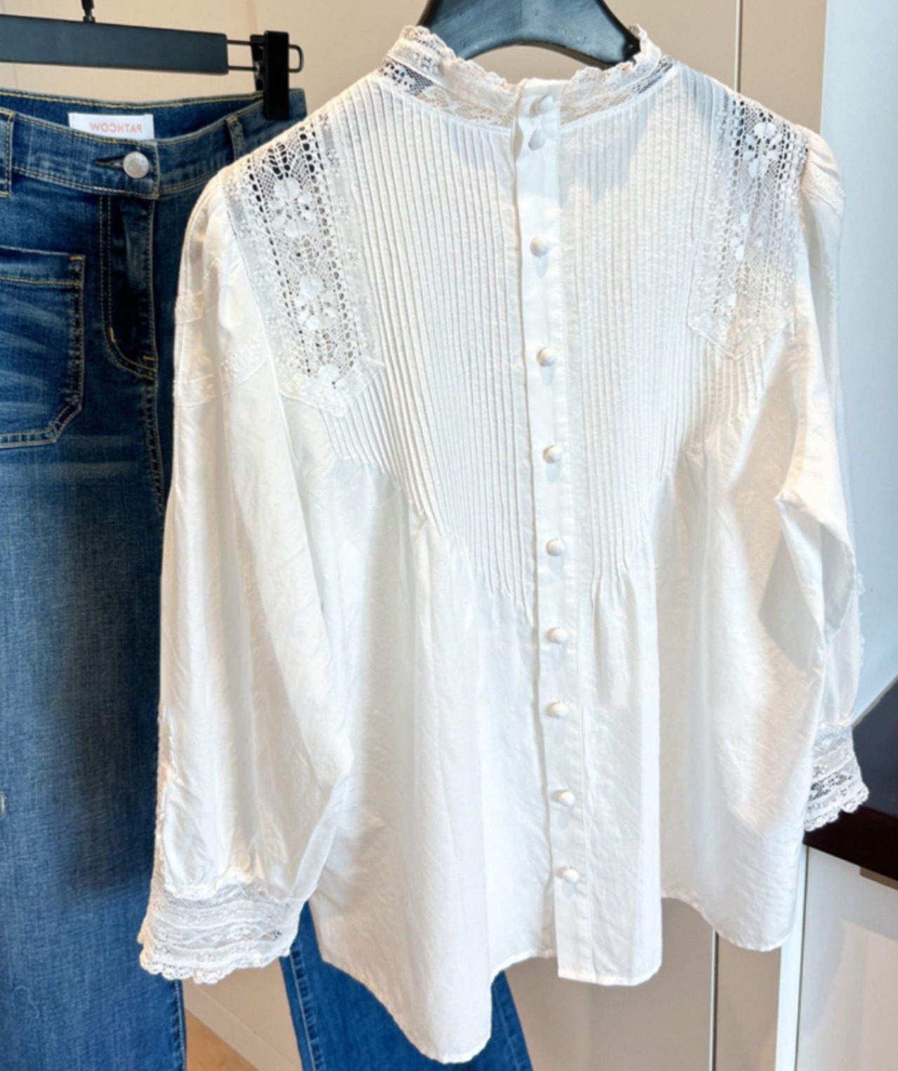 フレンチレトロレース刺繍ブラウス