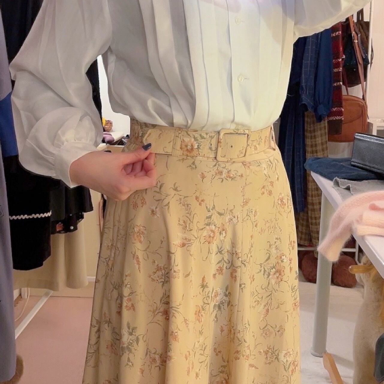 cream beige flower belt flare skirt