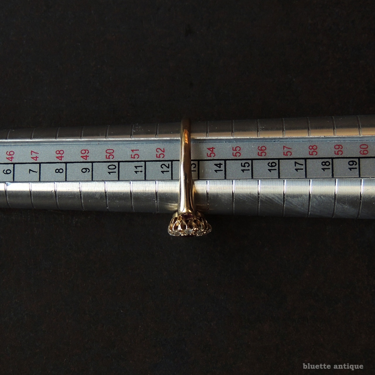 英国アンティークジュエリー 18ctゴールド 天然ルビー 天然ダイヤモンド フラワーリング (ソーティングメモ付)