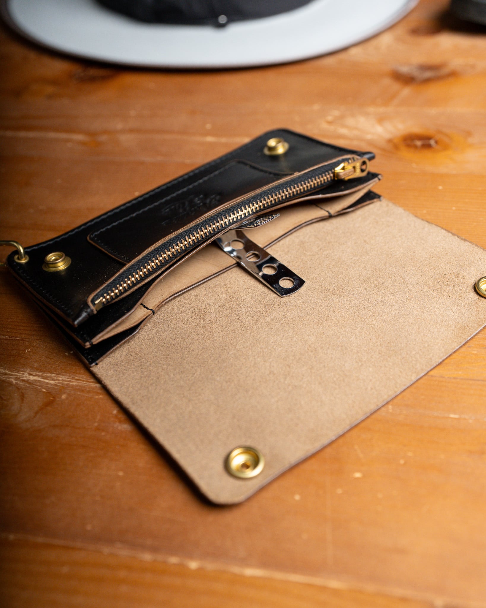 Additive and Line】Tracker Wallet TW-004 Maryam Horse Butt 3層