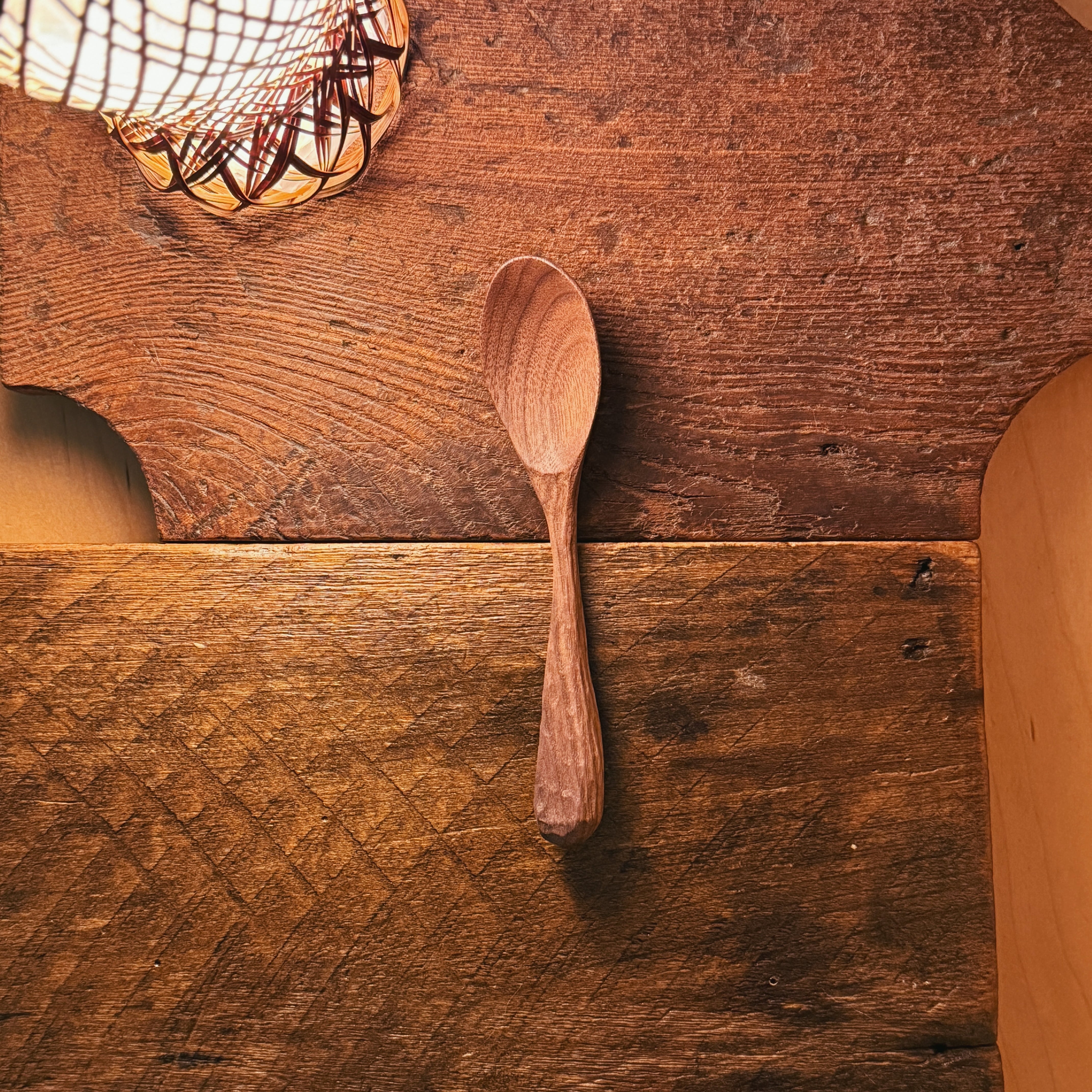 彫りこみスプーン〜知恵の木から SW-26 ウォールナット 無垢材 手作り