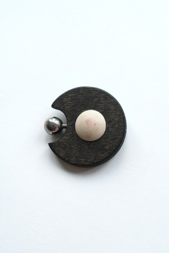 Aarikka modernist brooch with metal ball Aarikka modernist brooch with metal ball