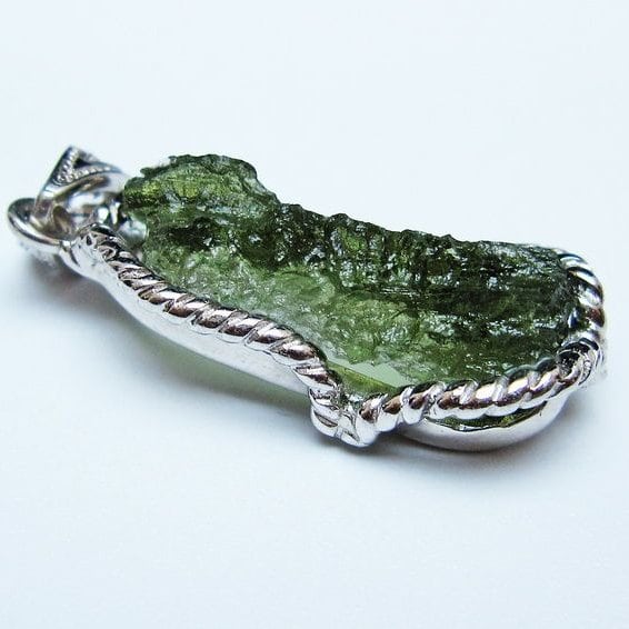 モルダバイト ペンダント モルダウ石 ペンダントトップ 原石 一点物 メール便可 [M便 1/20] 199-550