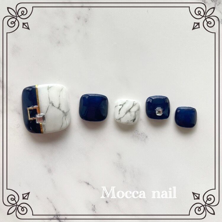 143】大理石スクエア調 ×ネイビー フットネイルチップ | Pay ID 