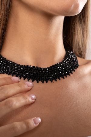 クリザ・シリャンカ 純ブラック（ウクライナ伝統手工芸・最高品質ビーズアクセサリー）