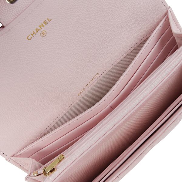 New CHANEL シャネル クラシック フラップウォレット AP0241