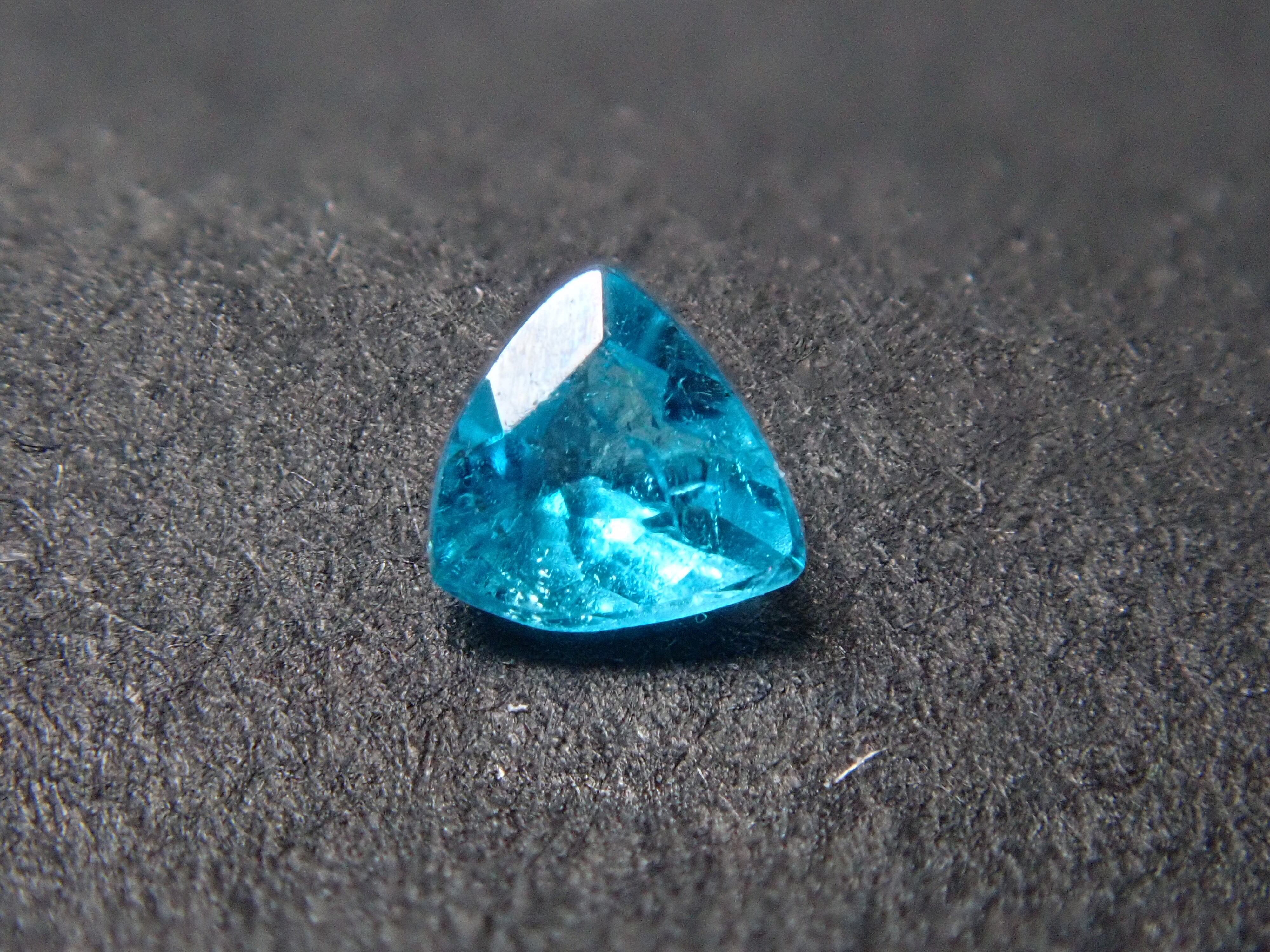 ブラジル・バターリャ産パライバトルマリン 0.039ct