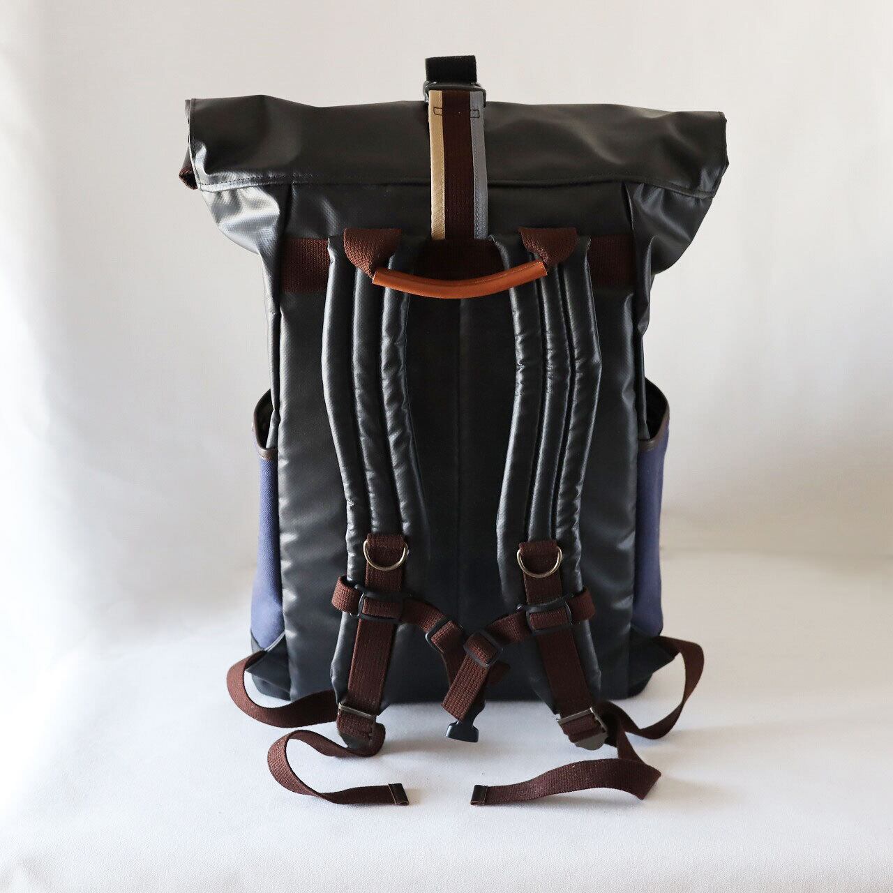バックパック / Tarpaulin Roll-top backpack/ ターポリン ブラック