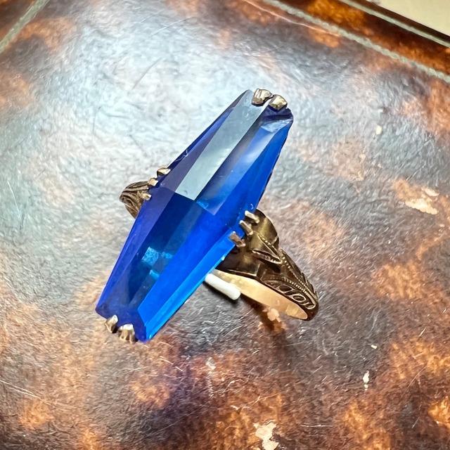 【日本の作品】昭和レトロ  和彫り 和柄 手彫り 王冠透かし デザイン ヴィンテージ リング K18　深みのあるブルート和柄のコラボレーション DR00391