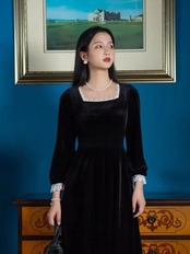 【0077】Elegant Lace Velvet Long Sleeve Dress