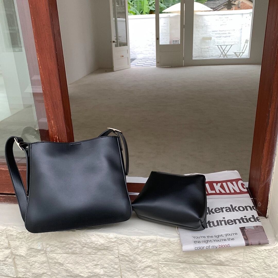 ポーチ付き ベルトバックル ショルダーバッグ AS75-690