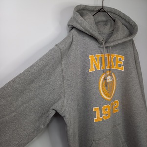 ナイキ　スウェット　プリントパーカー　プルオーバー　裏起毛　ビッグロゴ