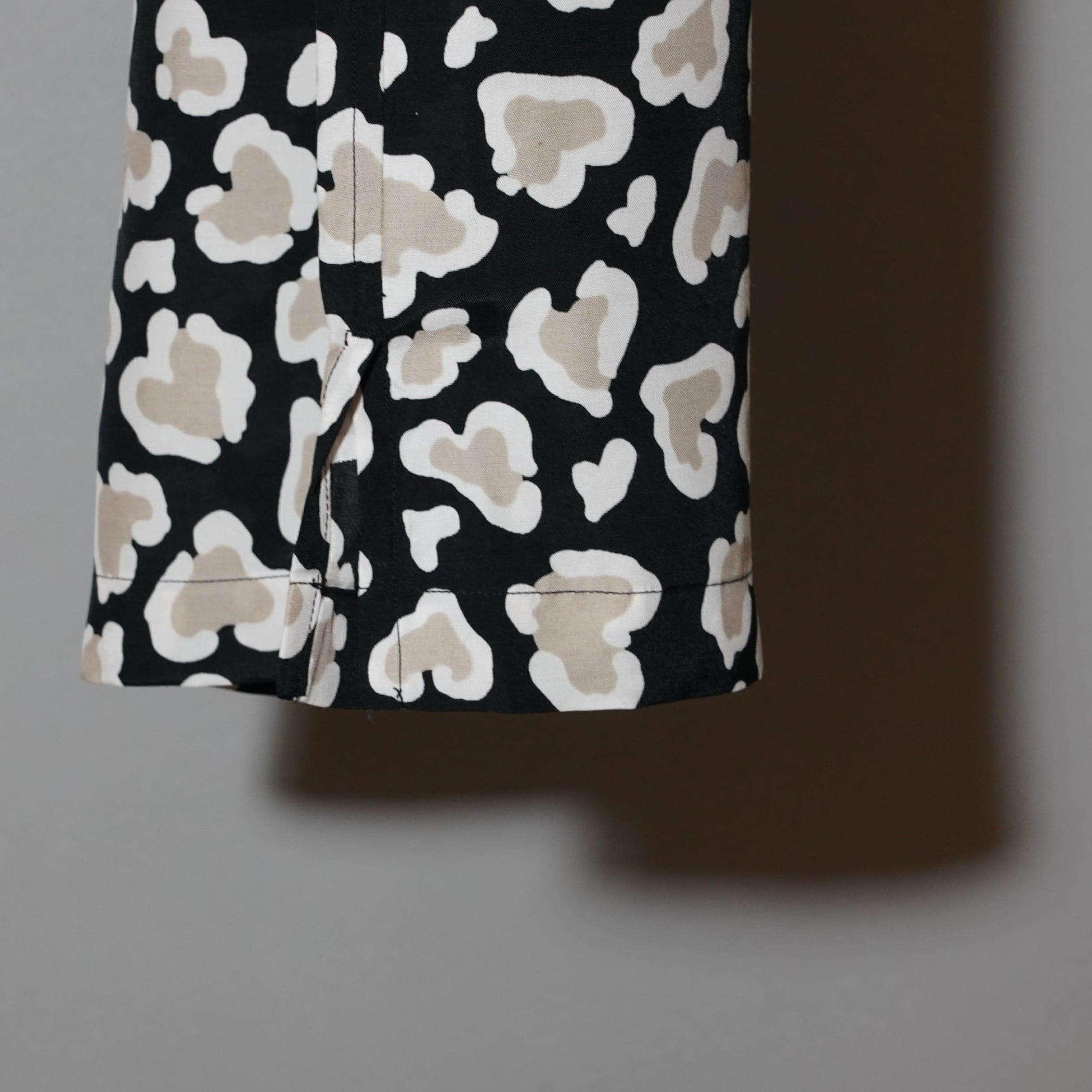 CC HEART LEOPARD ALOHA SHIRTS -BLACK- | ChahChah | 公式通販サイト