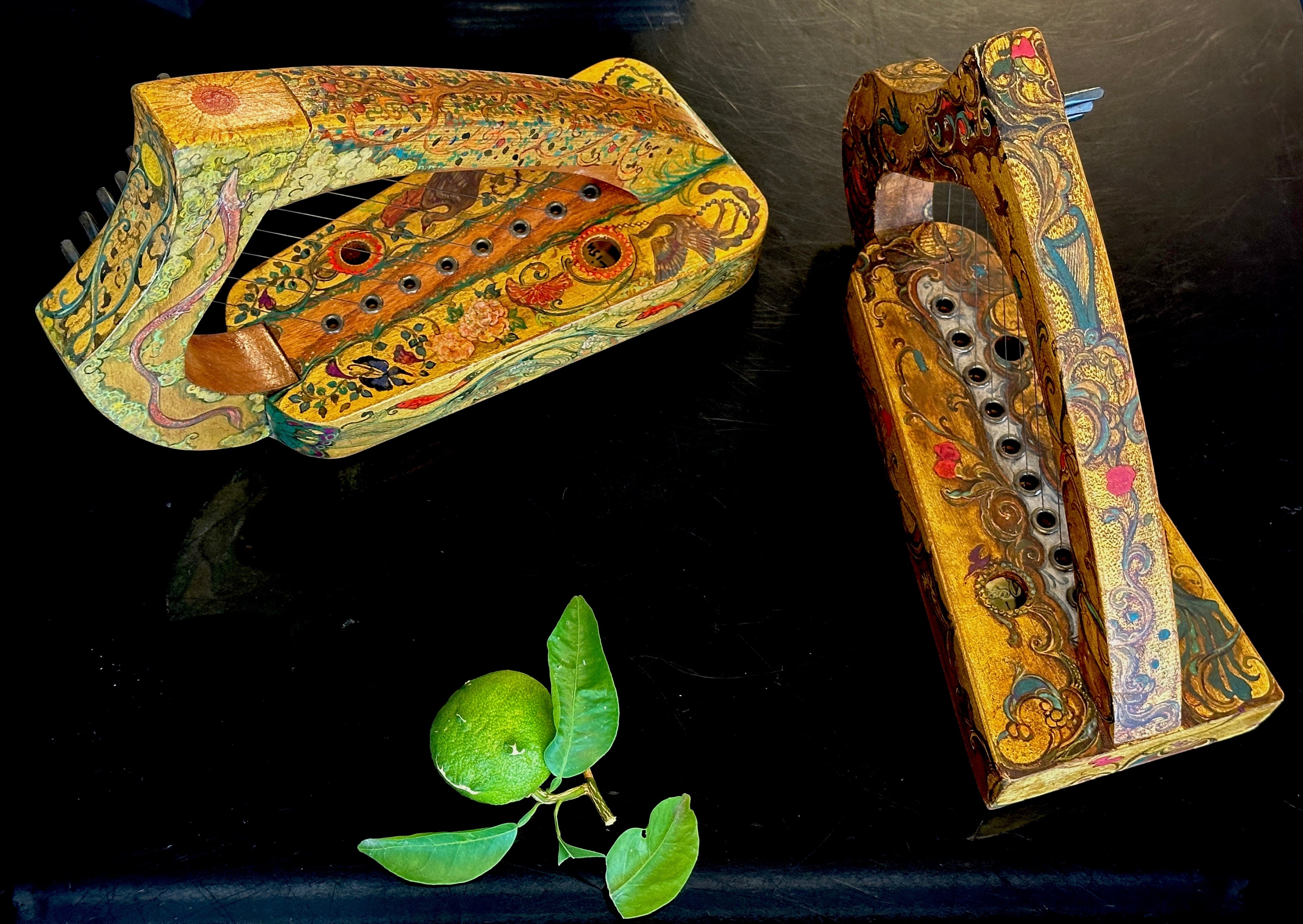 10弦装飾ハープ アンティーク風 | 「シナモン」小さなハープと絵画の販売