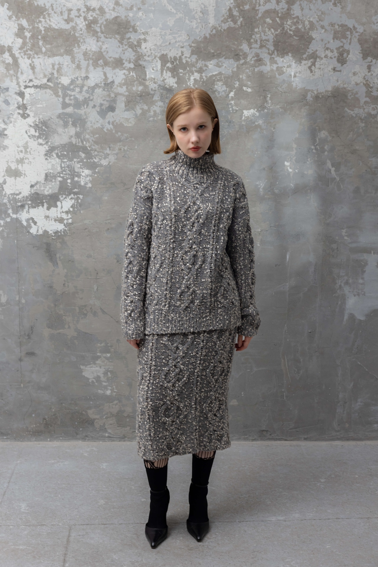 Fancy Ribbon Aran SKT Knit