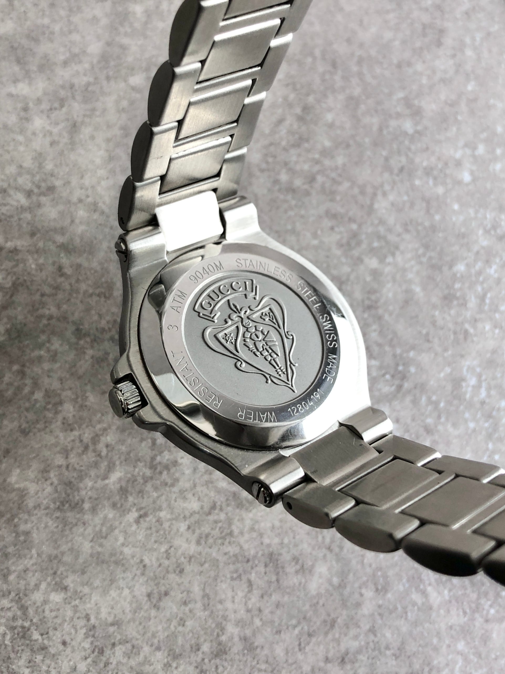 GUCCI グッチ 9040M メンズ 腕時計 シルバー クォーツ GUCCI（グッチ） GUCCI 9040M シルバー文字盤 デイト クォーツ 時計