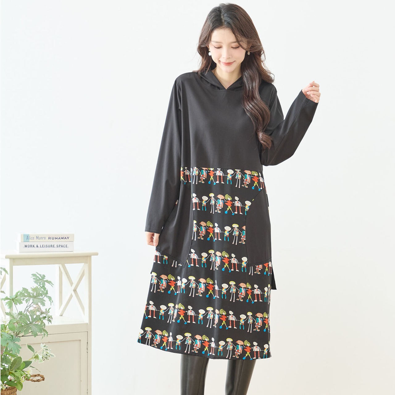【SALE 10%OFF 4/12 10:00まで】TRUBE フィギュア柄フーディーワンピース (L~LL)