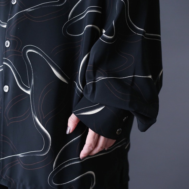 uneune line full art pattern metal button over silhouette shirt