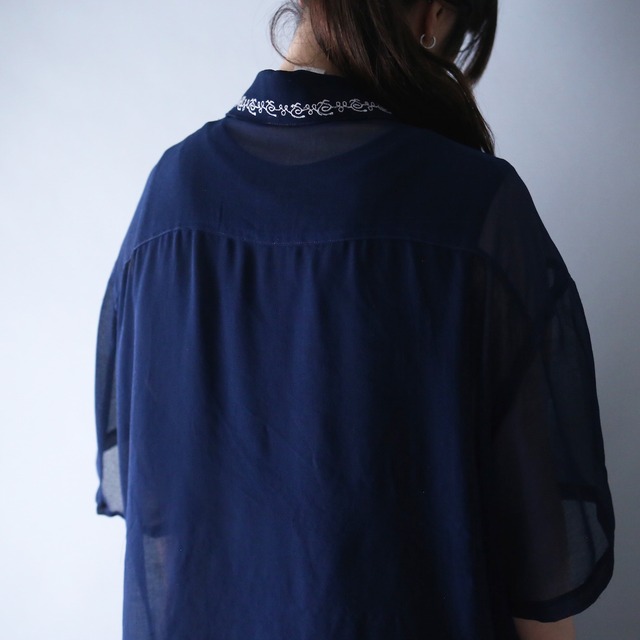 "刺繍" 蔦 motif design XXX over silhouette h/s shirt