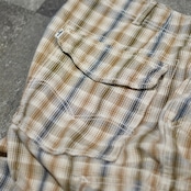 LEVI’S check cargo half pants