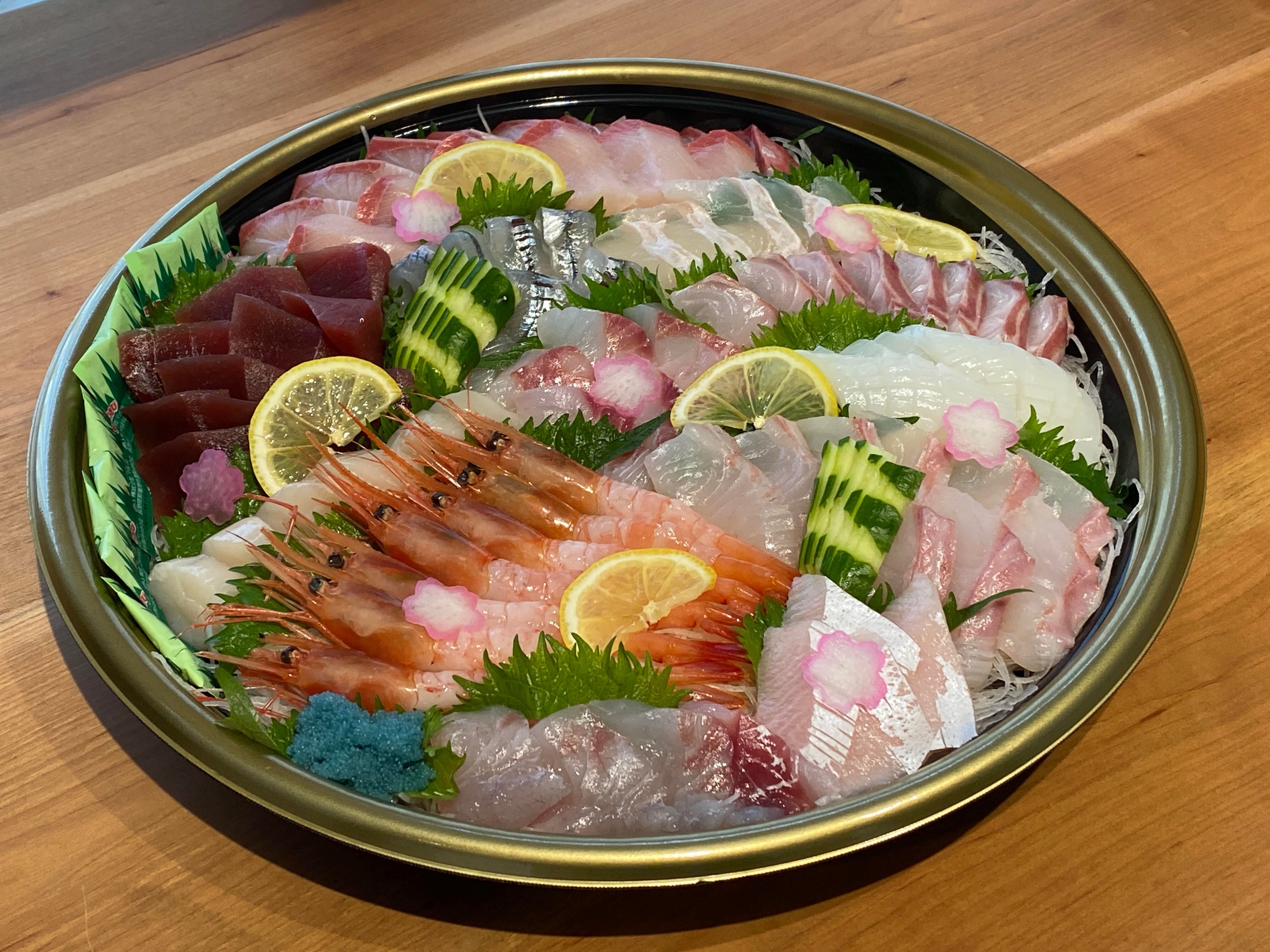 お刺身盛合せ／5，400円（翌日以降お渡し） | 波の綾