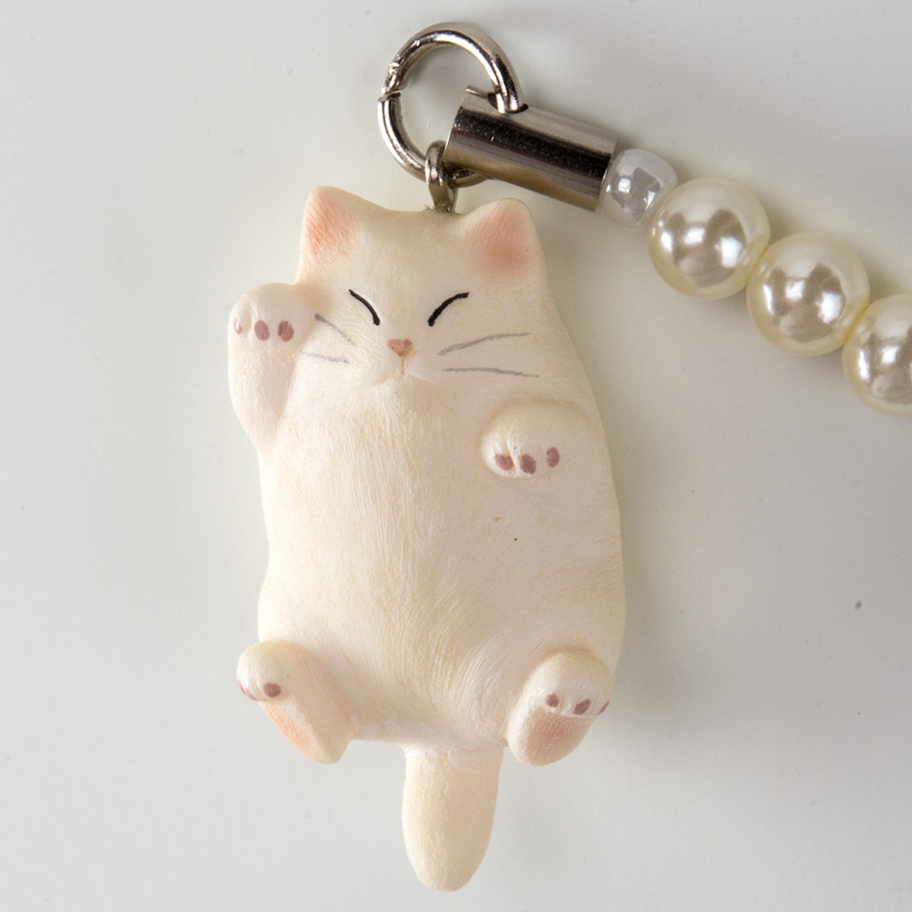 ペットラバーズ 猫どん でぶ猫 白 ビーズ ストラップ N-2306