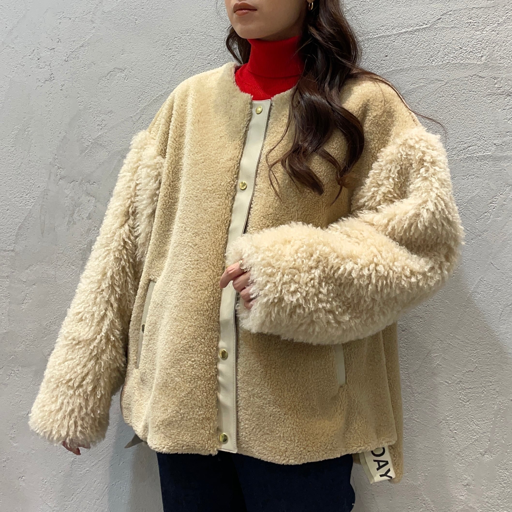 Eimee Law サイドロゴテープボア×ファーハーフコート ベージュ