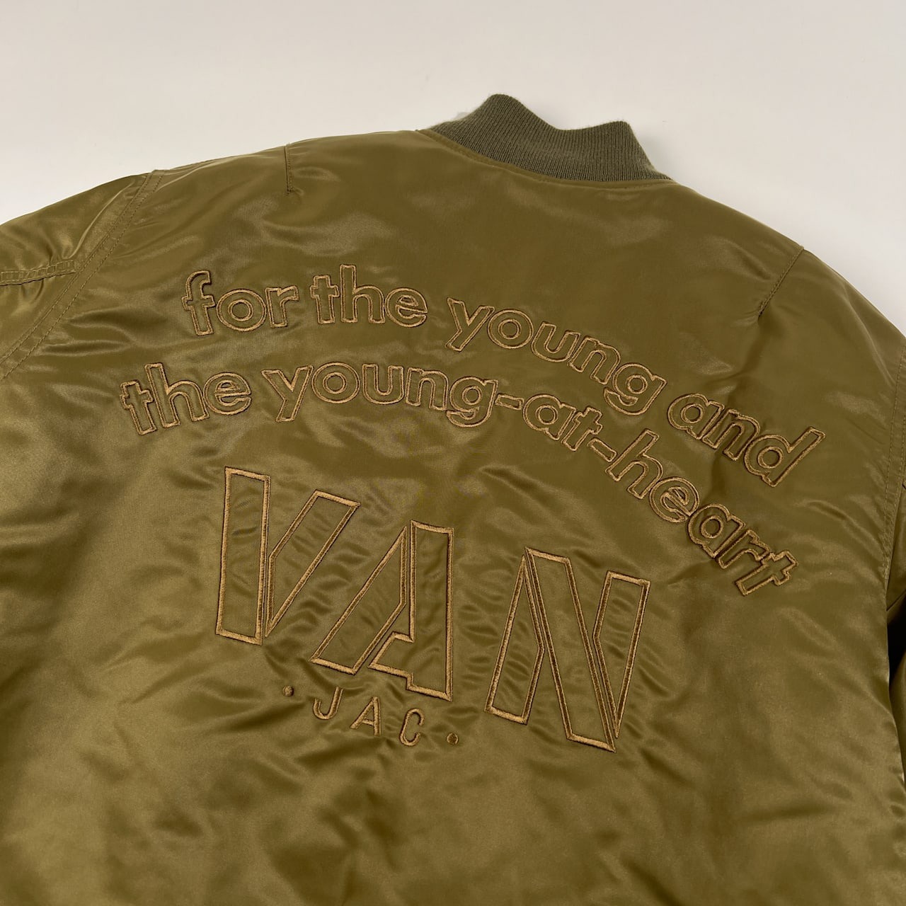 美品 VAN JAC ヴァンヂャケット アーチロゴ フルデコ ワッペン MA-1 フライトジャケット サイズ L /カーキ