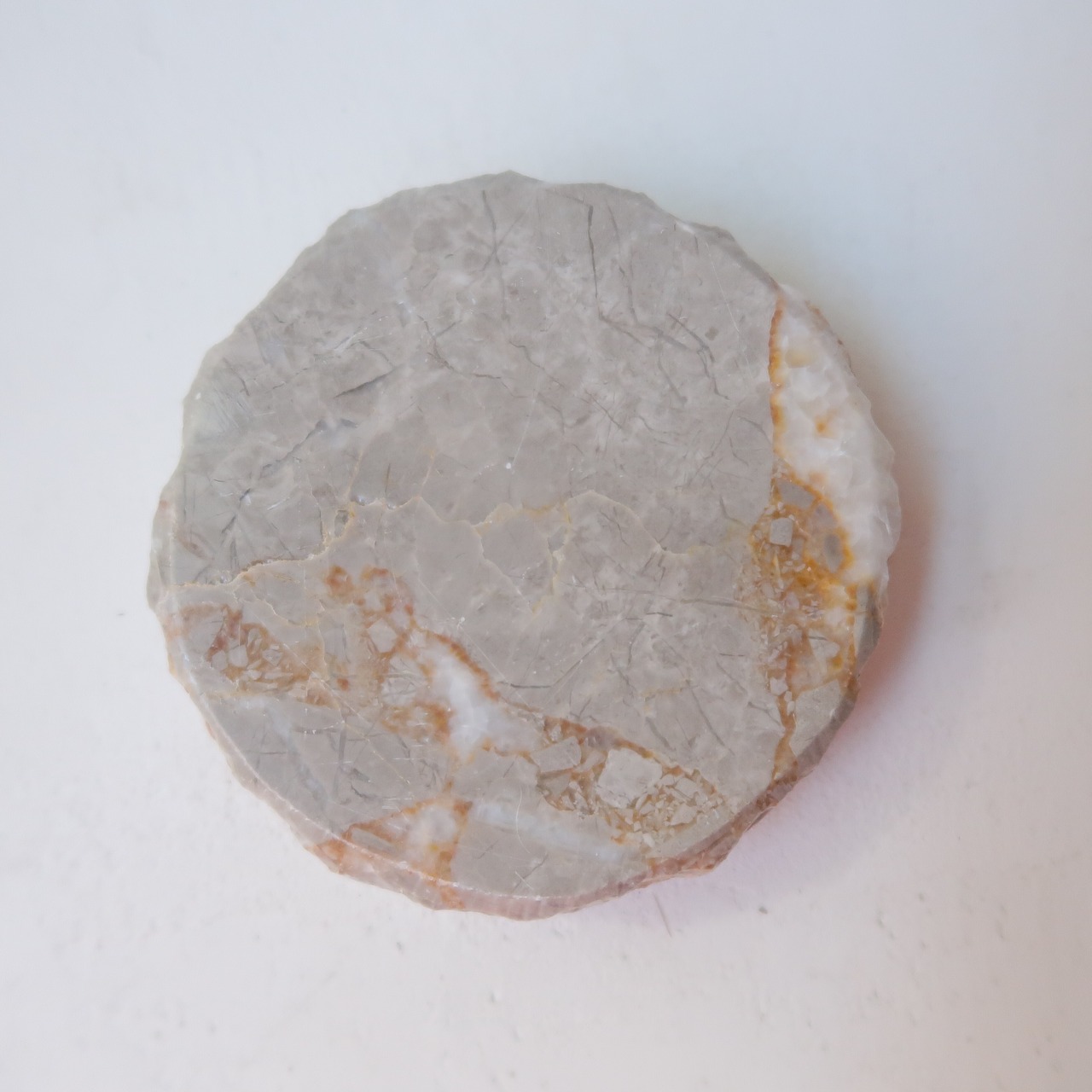 寄せ石のアクセサリートレイ