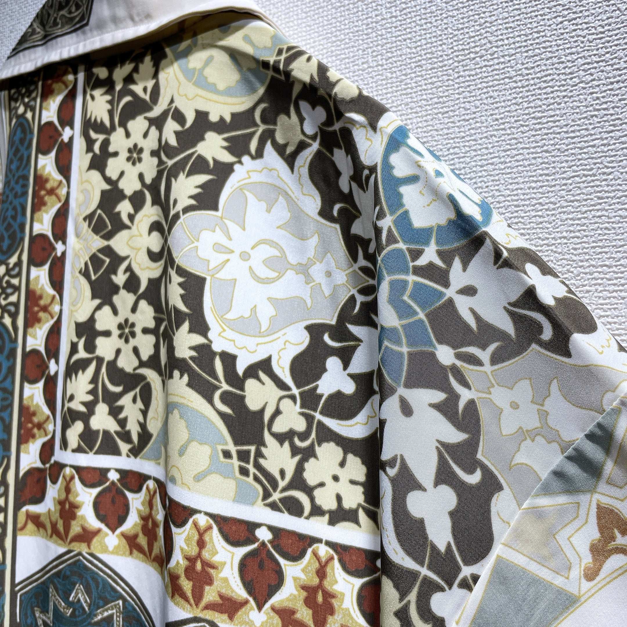 1990s Modern ethnic art printed vintage drape loose SS shirt